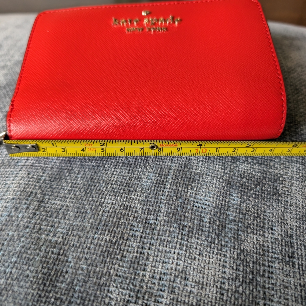 Kate Spade Vibrant Red Wallet.Used Once - Picture 5 of 9